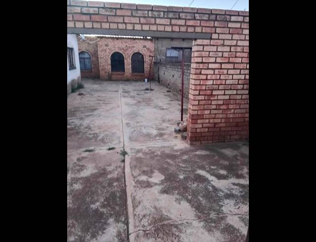 2 BEDROOM HOUSE FOR SALE IN SEBOKENG ZONE 7